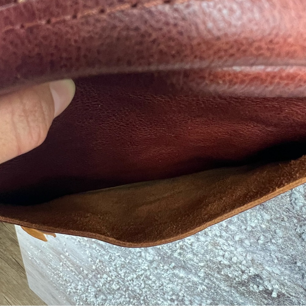 547 Portland Leather  Circle Crossbody Bag w/ mini envelope wallet - Picture 10 of 16